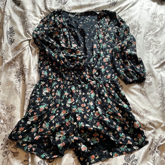 Jessica Simpson Romper - Picture 1 of 1
